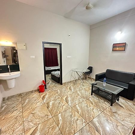 Отель Zahir Residency Kondotty Экстерьер фото