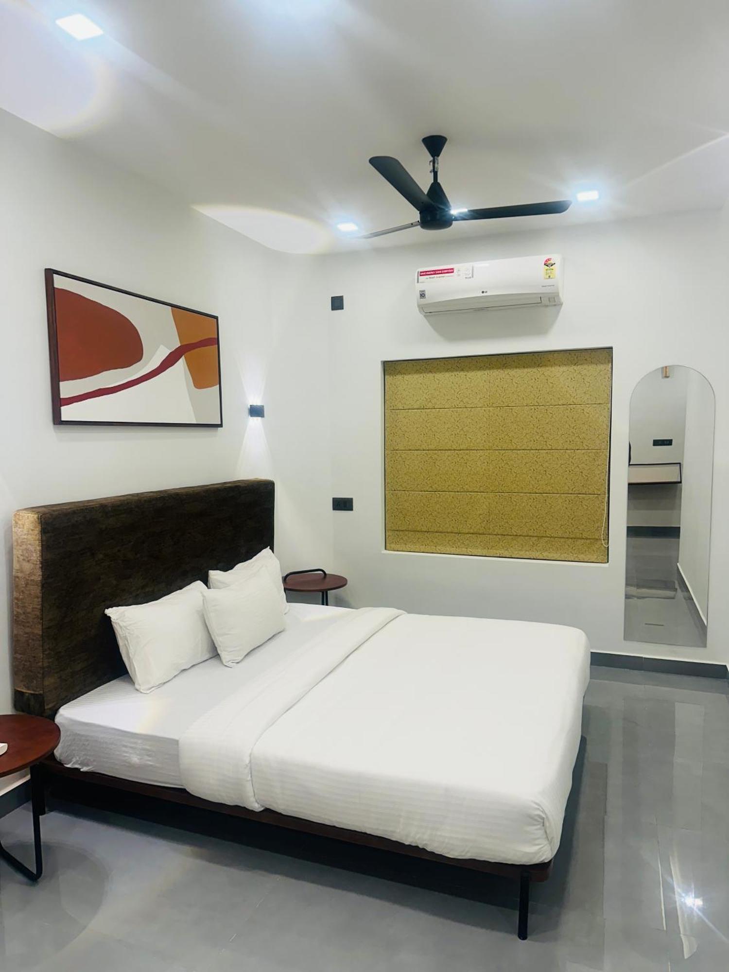 Отель Zahir Residency Kondotty Экстерьер фото