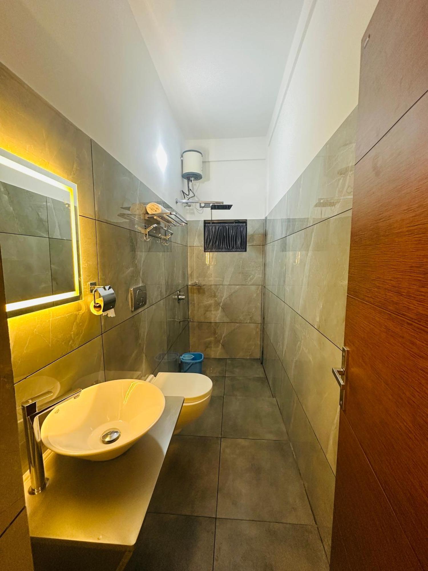 Отель Zahir Residency Kondotty Экстерьер фото
