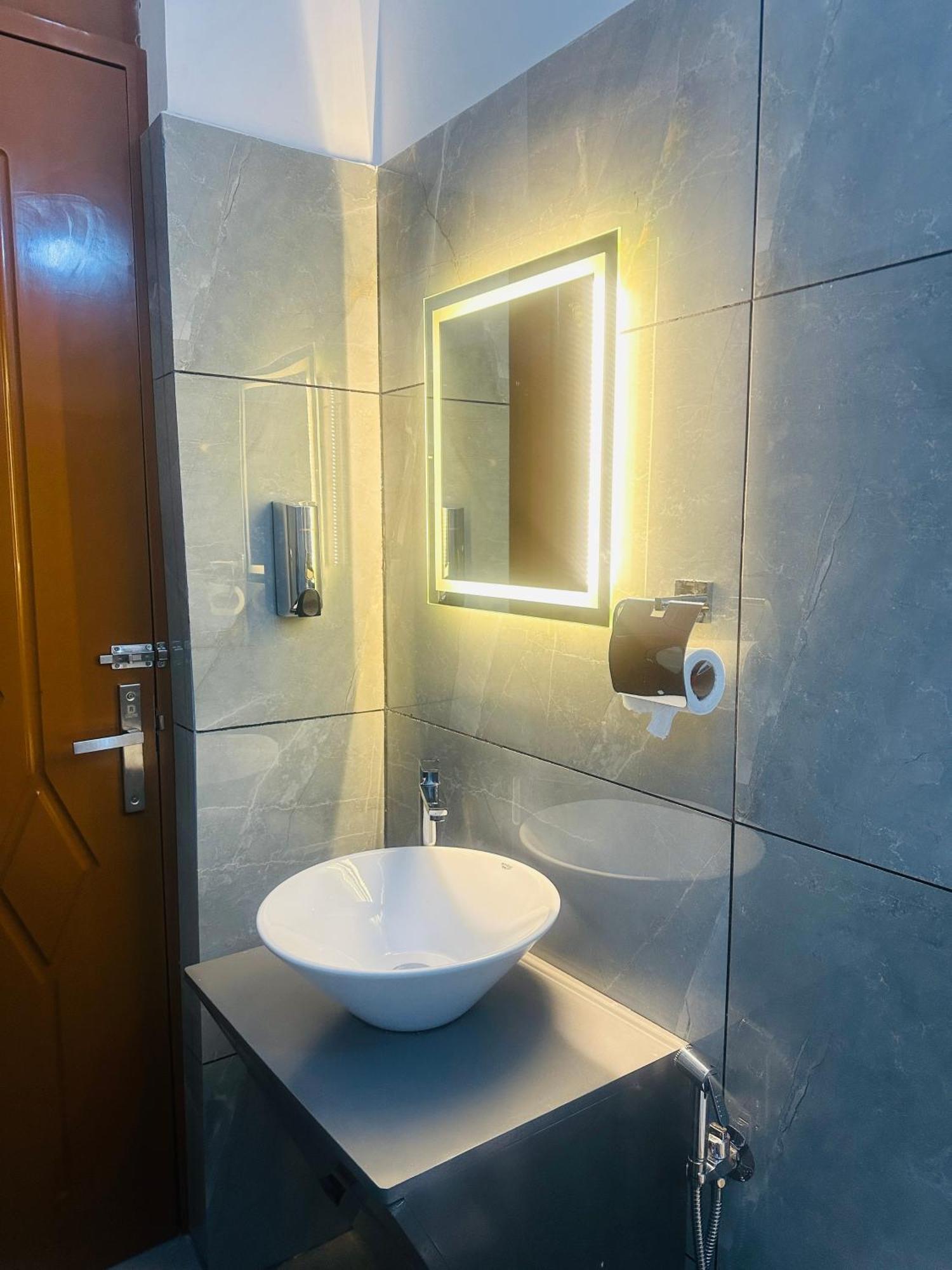 Отель Zahir Residency Kondotty Экстерьер фото